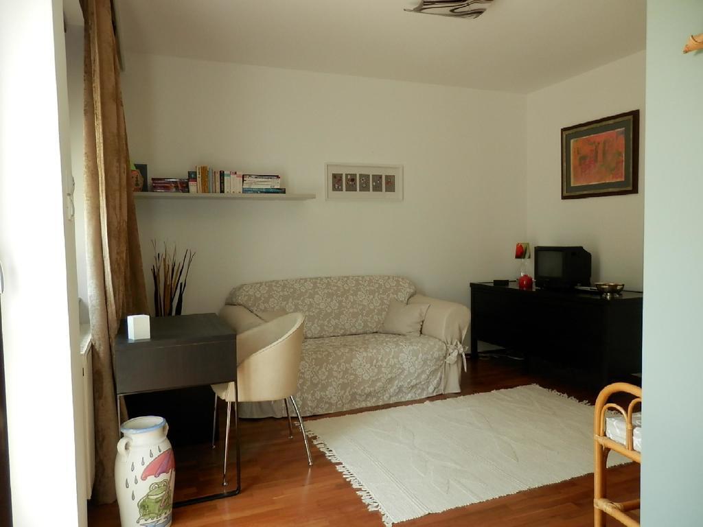 Csiki Apartman Budaörs Zimmer foto
