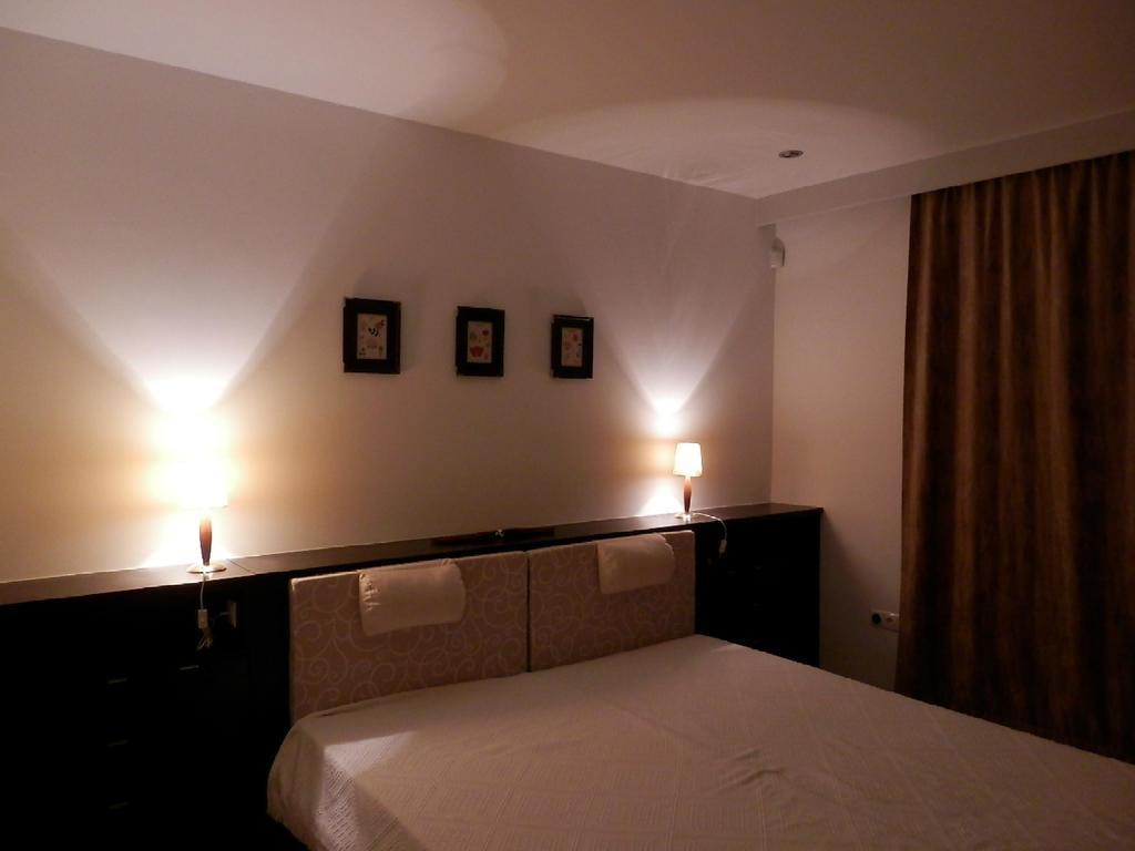 Csiki Apartman Budaörs Zimmer foto